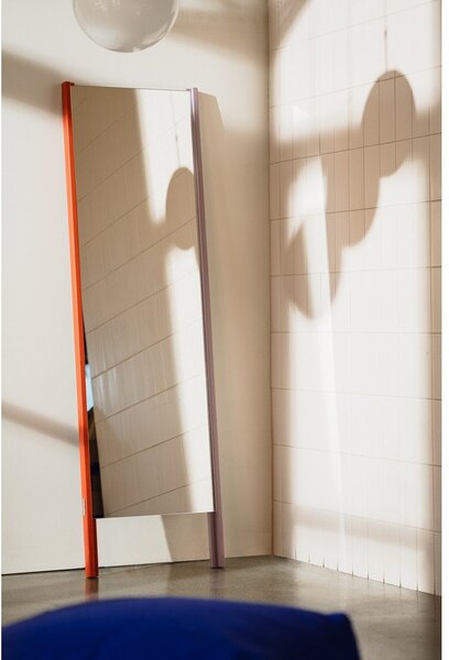 Specchio da terra con telaio in legno massiccio 49x166 cm Lun – noo.ma
