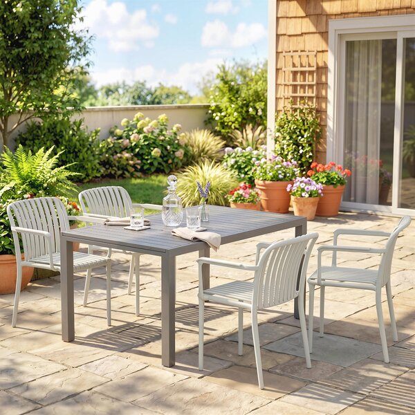 Outsunny Set di 4 Sedie Giardino Impilabili, Design Doghe e Braccioli. | Aosom Italy