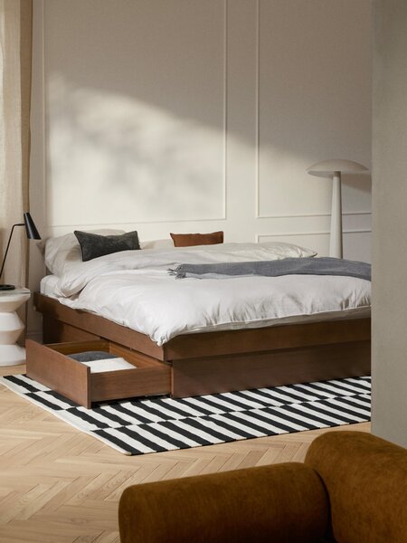 Letto in legno con contenitore Sato