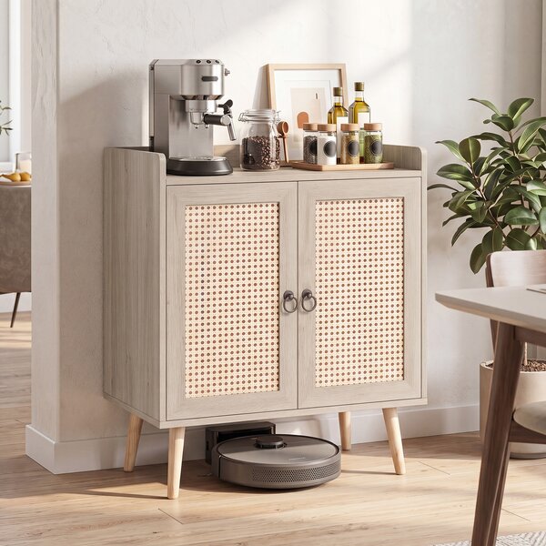 Costway Mobile da cucina in rattan pe ripiano regolabile rimovibile gambe rialzate, Mobile portaoggetti con 2 ante soggiorno sala da pranzo Naturale