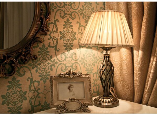 GRACE LAMPADA DA TAVOLO IN METALLO BIANCO ANTICATO O BRONZO CON PARALUME IN TESSUTO PLISSE BIANCO O AVORIO