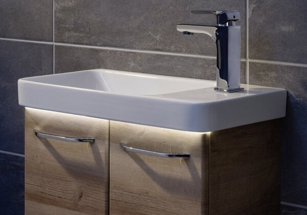 FACKELMANN LED ConturaLight / LED indiretto sotto il lavandino / striscia LED sostituibile per il bagno / sensore di movimento con batterie incluse