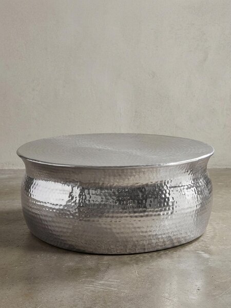 Tavolino da salotto 75x31x75 cm in alluminio argento Tavolino orientale rotondo, Tavolino da salotto in metallo martellato piatto, Tavolino da salotto di design moderno, Tavolino da salotto indiano piccolo