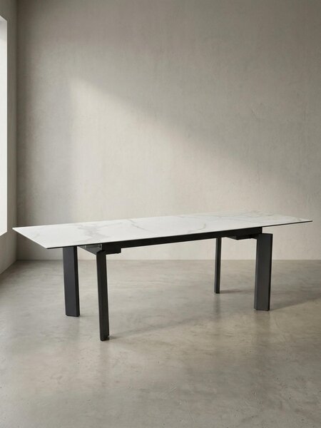 Tavolo da pranzo allungabile effetto marmo | Elegante tavolo da pranzo 180-240 cm | Tavolo da cucina bianco con piano in Vetroceramica e vetro | Moderno ed elegante | Sala da pranzo | Malta di Kadima Design