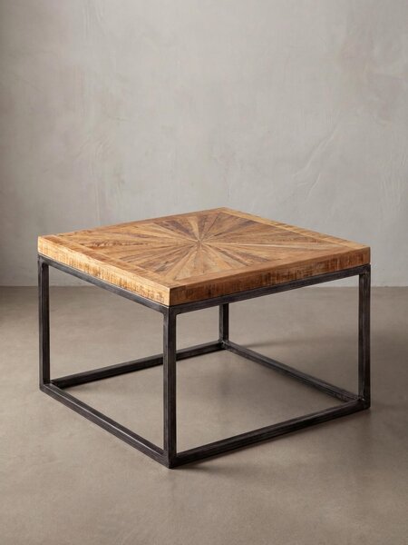 Tavolino in legno di mango, design moderno, ampio ripiano, gambe stabili. 55x55x40 cm | Kadima Design