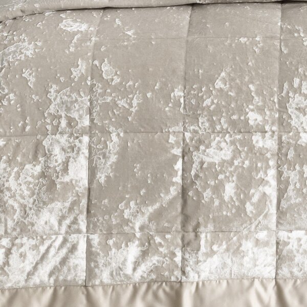 Copriletto trapuntato in velluto beige per letto matrimoniale 220x220 cm Crushed - Catherine Lansfield