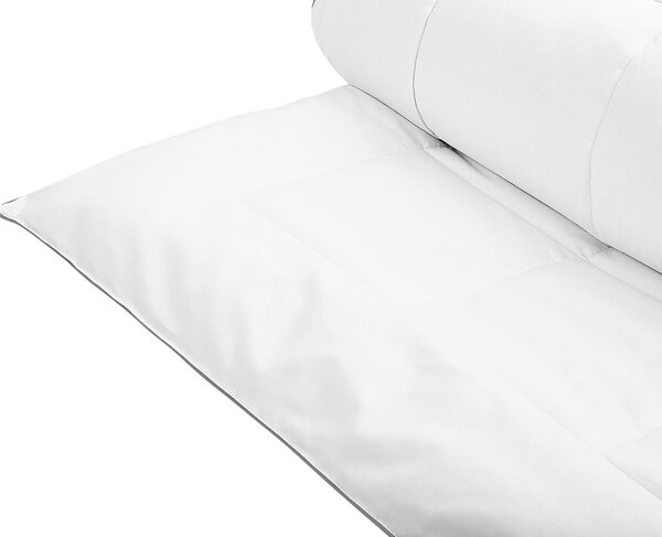 BELIANI coperta bianca in cotone per tutte le stagioni 135 x 200 cm antialergica universale extra calda