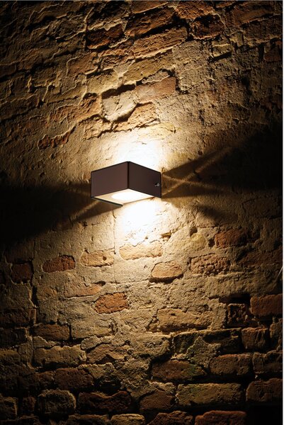 Applique da muro 2 LUCI struttura in metallo verniciato 13x13xh7 cm 1xE27 max 30 W supporto metallo colore bronzo