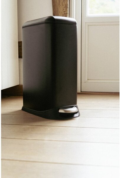 Cestino per la spazzatura nero opaco in acciaio con pedale 20 l Design – Wenko