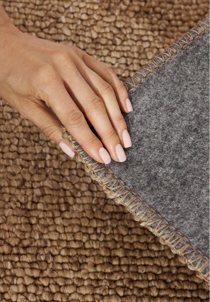 Tappeto in marrone chiaro lavabile 80x150 cm Rocco Caramel – Elle Decoration