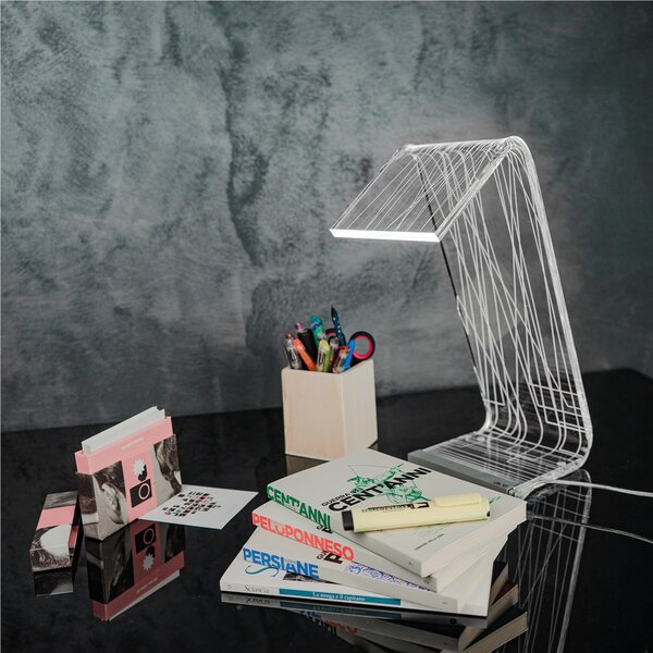 Lampada da Tavolo a Led Media DECORO ON LINE 13,5x24x34h cm 0,25 w - 24 Volt C-LED in Plexi con decoro inciso al laser