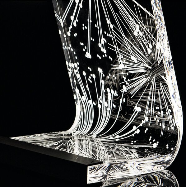 Lampada da Tavolo a Led MEDIA PINS 13,5x24x34h cm 0,25 w - 24 Volt C-LED in Plexi con decoro inciso righe