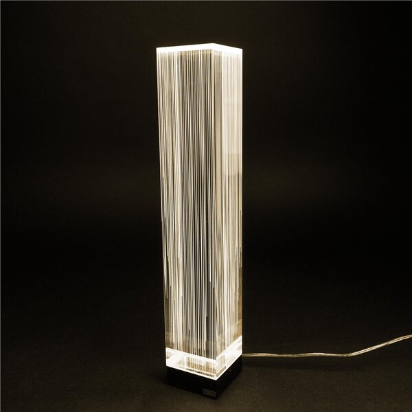 Lampada block media line, dimensioni 6x6xH33 cm, spessore 60 mm con un corpo illuminante led alla base luce calda