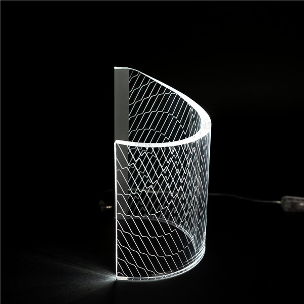 Lampada da tavolo HALF LINES in cristallo acrilico inciso al laser 16,5x11xh20 cm 5 W -6.000 K in plexiglas acrilico piegato a manne ed inciso