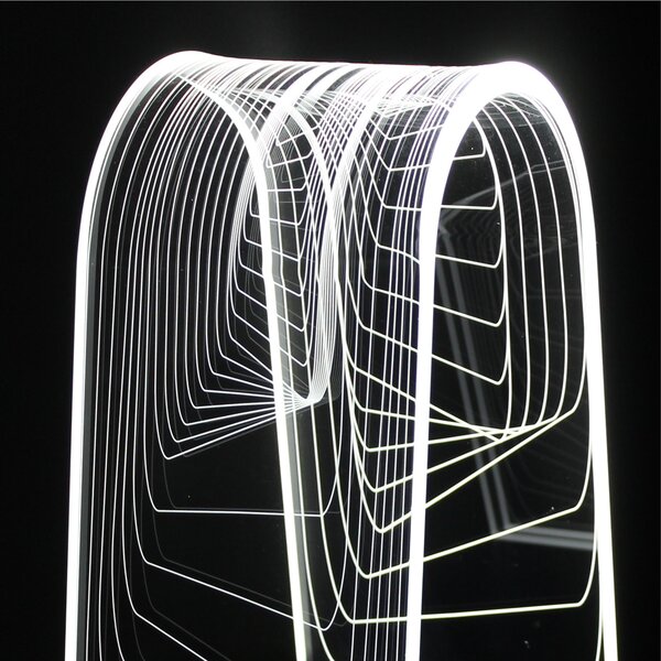 Lampada da tavolo BIG ARC da tavolo Led C 19,5x13,5xh28 cm 24 Volt 2,5 W 18W/Mt- 6.000 K in plexiglas inciso acrilico trasparente LAMP SQUARE