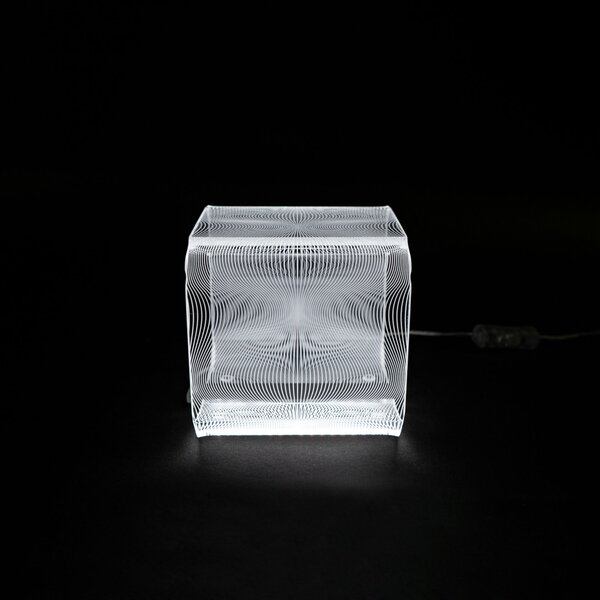 Lampada da tavolo LED SMALL SOLID FLOTS 14,5x14,5xh14,5 cm 5 W -6.000 K in Cristallo acrilico inciso trasparente