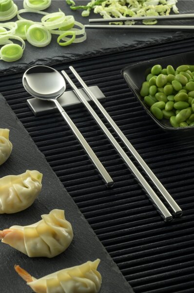 Set KYOTO SUSHI in acciaio 18.10 forgiato accoglie 3 posate finitura inox lucido pi� poggia posate in confezione regalo a Libro