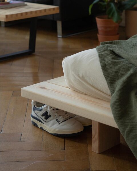 Letto matrimoniale in legno di pino con griglia color naturale 140x200 cm Japan - Karup Design