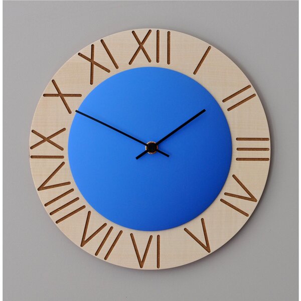 Orologio da parete Ettore rotondo diametro 26 cm , in faggio con calotta in MDF colorata , numeri romani colore quadrante blu