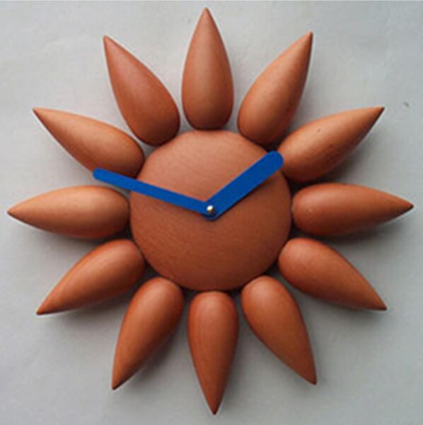 Orologio da parete Dalia in legno di faggio massello tinto ciliegio