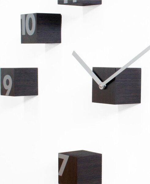 Orologio parete RND Time 2 composto da piccoli cubi posizionabile random sul muro WENGE' NUMERI ARGENTO