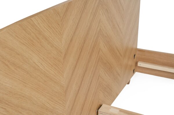 Letto Farsta a spina di pesce 140x200 in legno ingegnerizzato e massiccio, dimensioni 140 x 200 x h89 cm, peso 47 Kg, finitura quercia