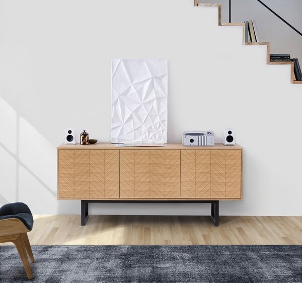Credenza Camden Stampa a spina di pesce in legno ingegnerizzato e massiccio, dimensioni 175 x 45 x h75 cm, peso 48 Kg, finitura legno di quercia, nero