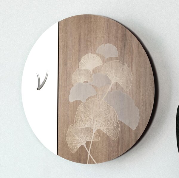 Orologio da tavolo in Metacrilato tagliato al laser Narita diametro 60 cm rappresenta i fiori di Gingko e le loro venature attraverso la marcatura laser rovere