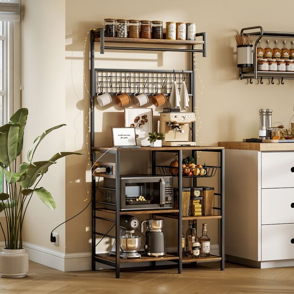HOMCOM Scaffale Cucina con Prese e LED, Angolo Caffè, Asta Appendiabiti, Pannello in Metallo, 5 Ripiani, Cestello, 10 Ganci, Marrone Rustico | Aosom Italy