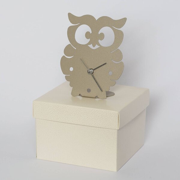 Orologio Gufetto in metallo verniciato , Dimensioni 13xh16 cm colore Sabbia