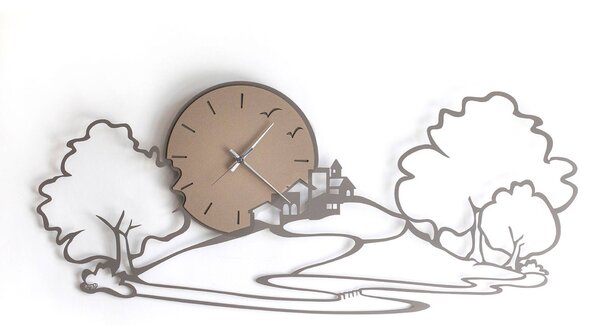 Orologio da parete Orologio ispirato alla natura e al paesaggio grazie alle linee che tracciano il profilo di esso con alberi e case su una collina PAESAGGIO in metallo, 98x h43 cm, colore Fango