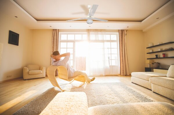 VENTILATORE A SOFFITTO 140CM C-3 PALE METALLO E RE in Metallo Bianco