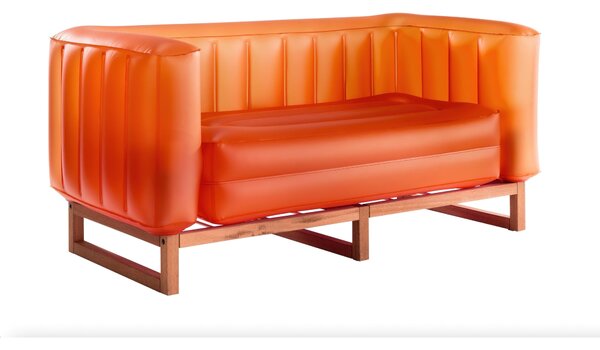Divano Yomi eko illuminato struttura in legno naturale, dimensioni 76x151xH69 cm peso 14,8 kg, seduta gonfiabile in TPU colore arancio traslucido Il sistema di illuminazione a LED � a batteria ricaricabile