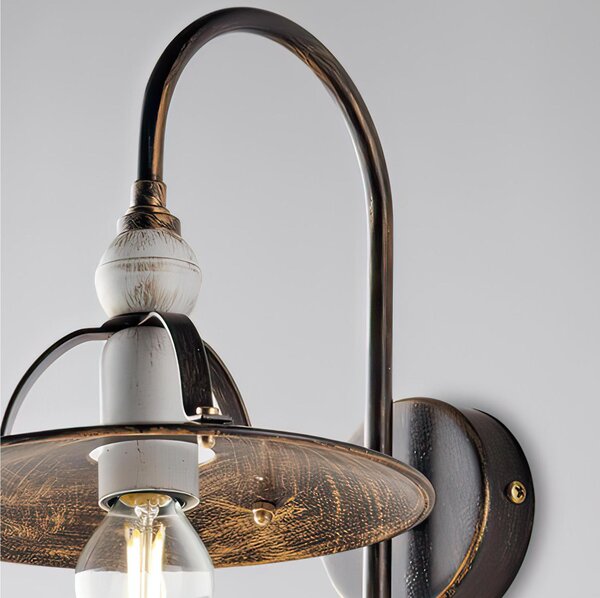 Applique Cantina in ferro laccato marrone con decorazione oro Antico e rifiniture bianche 1 luce, altezza 38 Cm, larghezza 25 Cm Marrone / Oro