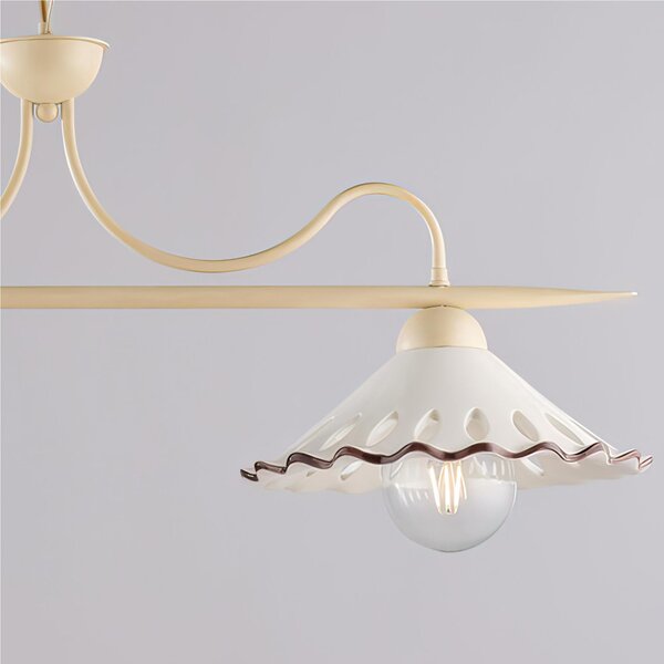 Lampadario in ferro laccato nero e decorazione effetto ruggine A 2 luci MOD OSTERIA Dimensioni 83x30xh 36 cm allungabile fino a 96 con diffusori in ceramica diametro 30 Avorio decape