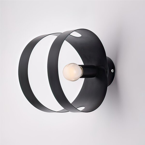 Applique da muro in ferro laccato con fascia Tagliata al Laser PETER Dimensione 14x22xh 19 cm colore Nero