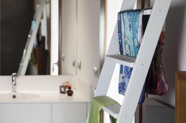 Scala da Appoggio UP 8 gradini Lunghezza 2 Mt in Faggio Massello Dimensioni 45x9x h203 cm Peso 6 Kg colore Bianco laccato