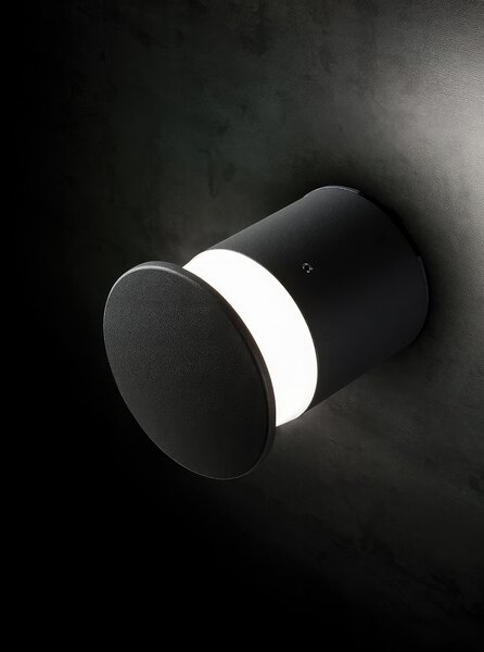 Applique in alluminio pressofuso KEP APPLIQUE Dimensioni Diffusore 9x10,7xh 13 cm in termoplastico opalino 9W LED 3000K colore CAFFE'