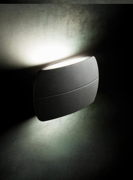 Applique in alluminio pressofuso PILLOW APPLIQUE DOPPIA 5W 5W LED 4000K Dimensioni 20x5,3 x h 10 cm Diffusore in termoplastico opalino colore GRAFITE