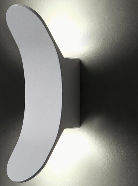 Applique in alluminio pressofuso WANDA APPLIQUE DOPPIA 4W 4W LED 4000K Dimensioni 7,65x8,3 x h 23,8 cm Diffusori in vetro trasparente colore GRAFITE