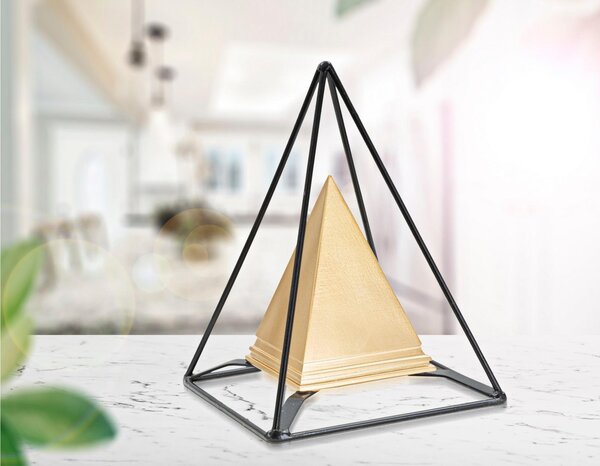 Statua decorazione a forma di doppia piramide con Ferro GOLD WITH IRON Dimensioni 15x15xh 21 cm- colore dorato e nero
