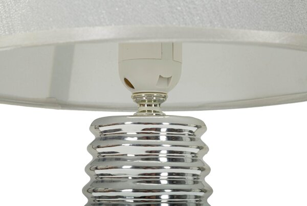 Lampada da tavolo in ceramica bianca e argentataDimensioni � 25x h 41 cm Lampada E-27 Attacco con filo FILO decorata paralume in tessuto argentato