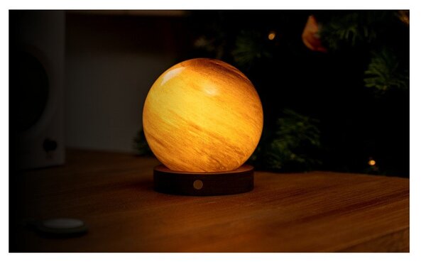 Decorazione luminosa marrone scuro con ricarica USB ø 12 cm Sand Storm – Gingko