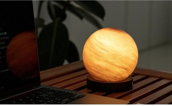 Decorazione luminosa marrone scuro con ricarica USB ø 12 cm Sand Storm – Gingko