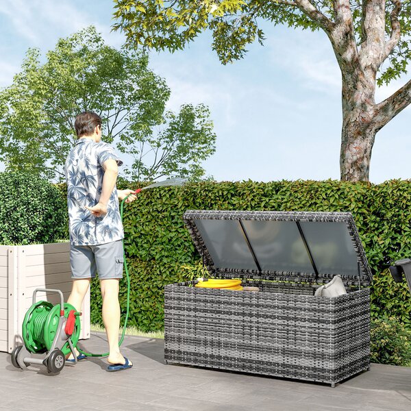 Outsunny Cassapanca in rattan 380 L impermeabile con coperchio spazio di stoccaggio resistente ai raggi UV 130 x 61 x 65 cm Grigio scuro | Aosom Italy
