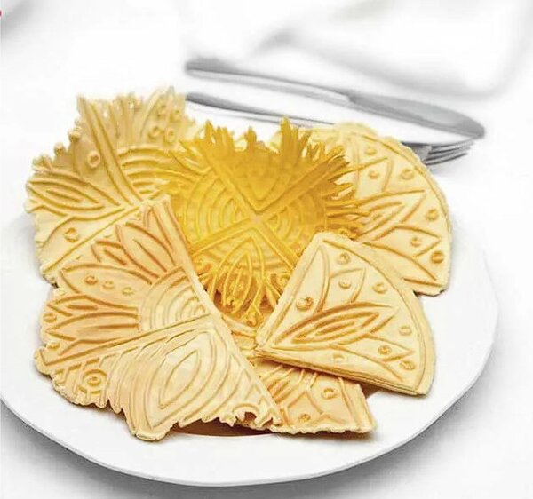 Biscottiera elettrica tonda per Ferratelle con piastra liscia per Ostie e Crepes Dimensione 23,5x19x h 11 cm 600 Watt 3,0 kg Spessore Creps mm: 0,50 ~ 2,00