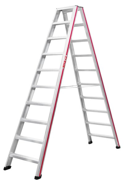 Scala a pioli Hymer, accessibile da entrambi i lati, 2x10 gradini, altezza verticale 2,30 m, altezza massima raggiungibile 3,83 m, peso 13,7 kg