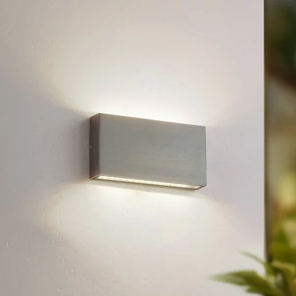 Lindby Applique da esterno LED Jarte, argento, metallo, 17 cm, IP54 Jarte, Cromo / Argento, Alluminio, Moderno