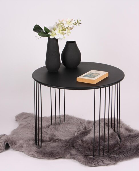 Tavolino da salotto rotondo in metallo Dimensioni 69x69xh 49 cm gambe strutturate in 2 elementi separati realizzati ciascuno con 8 listelli di metallo verticali Nero pastello Opaco