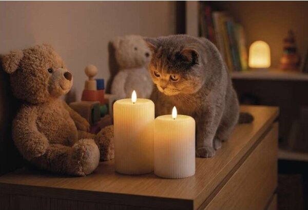 Set 2x candele LED, alimentazione 4xAA, con telecomando